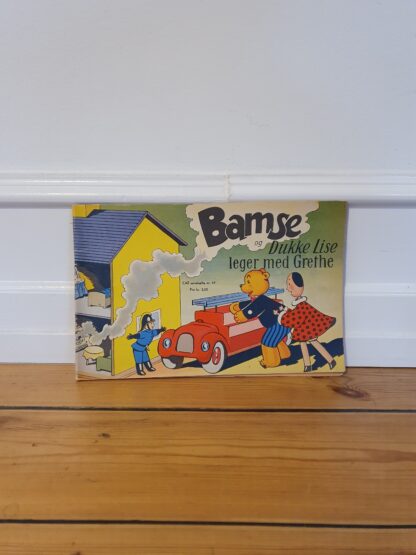 Bamse og dukke Lise leger Grethe