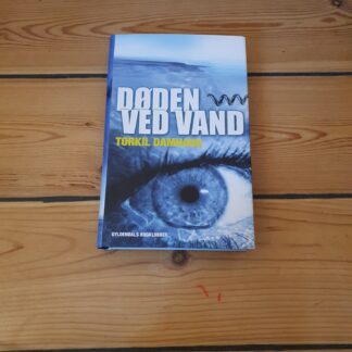 Døden ved vand . Torkil Damhaug