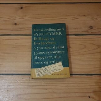 Dansk ordbog med synonymer.  Ib Hauge og Eva Jacobsen
