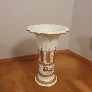 Hetsch vase med dekorationer