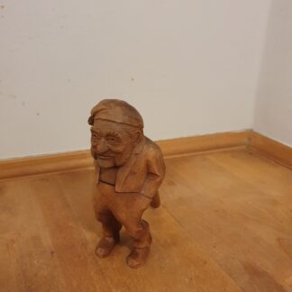 Nøddeknækker i træ