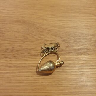 Karaffel broche