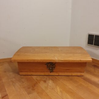 Tung vintage træ kasse