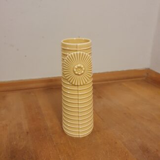 Gul vintage vase i porcelæn