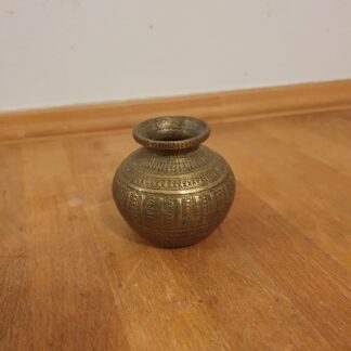 Vase i messing, H 7 cm, B 4/8 cm