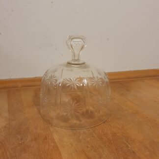 Osteklokke i glas med slibninger