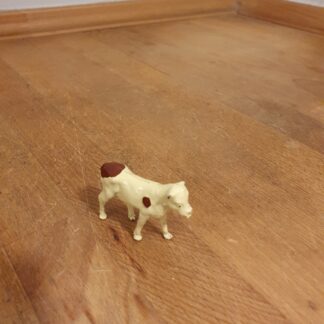 Hvid ko med brune pletter, H 3,5 cm, B 5 cm