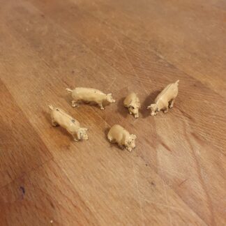 5 små grise, H 1,5 cm, B 3,5 cm