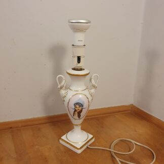 Bordlampe i porcelæn