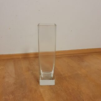 Klar vase i glas