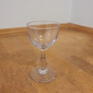 Glas med lilla skær