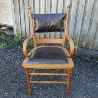 Vintage stol med brunt læder