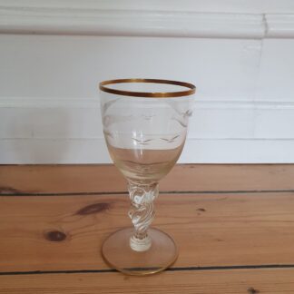 Mågeglas med guldkant, Lyngby