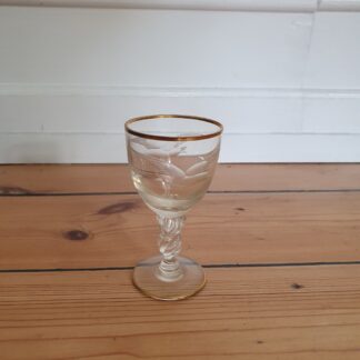 Mågeglas med guldkant, Lyngby