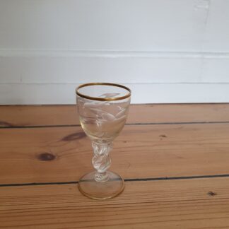 Mågeglas med guldkant, Lyngby