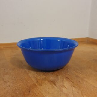 Blå skål i glas