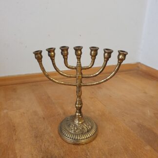 7-armet lysestage i små lys