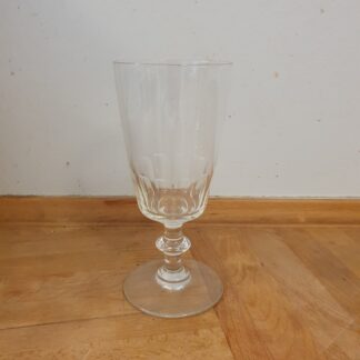 Stor pokal med slibninger