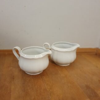 2 stk kander i hvid porcelæn