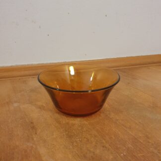 Brun retro skål i glas