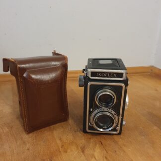 Ikoflex kamera med etui