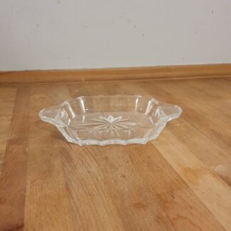 Fad i glas med slibninger