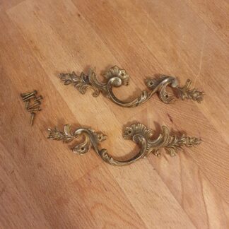 2 stk beslag i messing