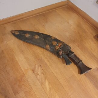 Indisk sabel med to små knive