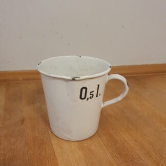 Målebæger i emalje
