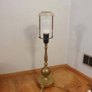 Lampe i messing