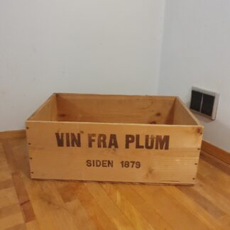 Vin fra Plum trækasse