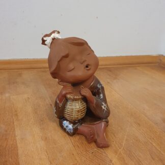 Pige figur i keramik