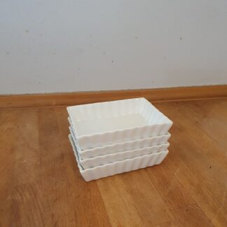 4 skåle i porcelæn