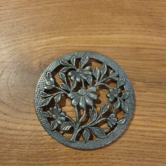 Rund metal blomst