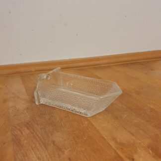 Lille glasskuffe i materet glas