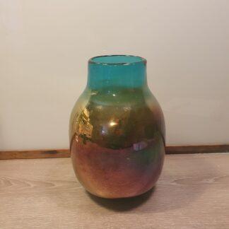 Flerfarvet vase i glas