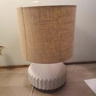 Lampe af nyere dato i porcelæn