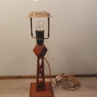 Bordlampe i teaktræ