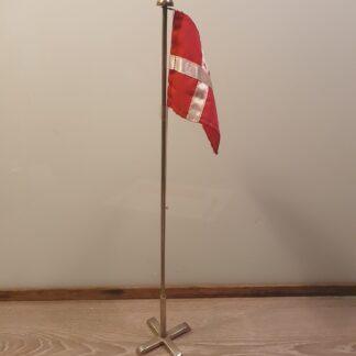 Dannebrog flag på metal fod