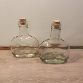 Flaske i tykt glas med kork prop