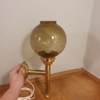 Væglampe af glas og messing