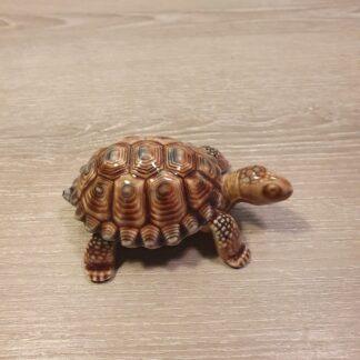 Skildpadde i porcelæn