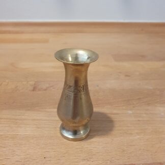 Lille vase i messing