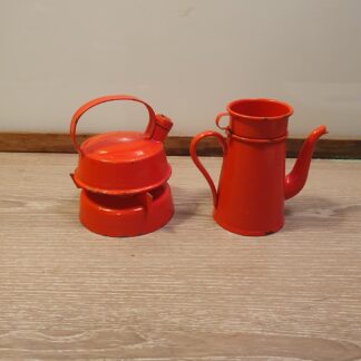 Miniature kande samt tekande i metal