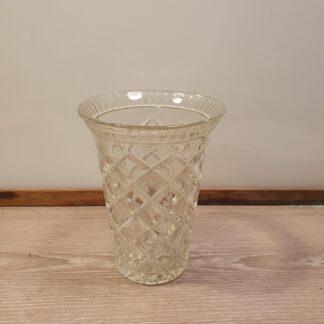 Vase i glas med slibninger