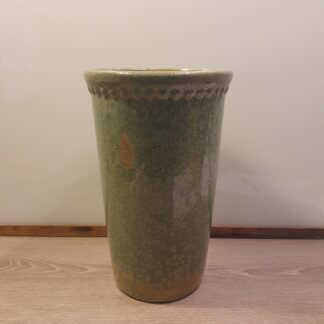 B Green vase
