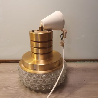 Lampe i messing
