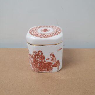 Lågskål i porcelæn fra Mesna