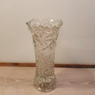 Solid vase med slibninger