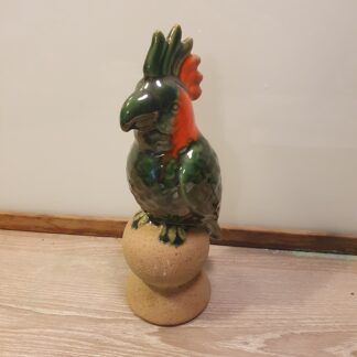 Papegøje i keramik